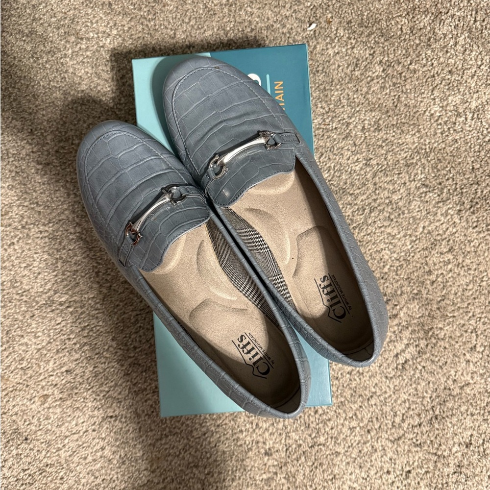 Cliffs by White Mountain Gray Blue Loafers for Women